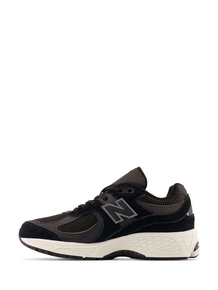 New Balance Black/White 2002 Youth Trainers - Image 2 of 6 New Balance Black/White 2002 Youth Trainers - Image 2 of 6