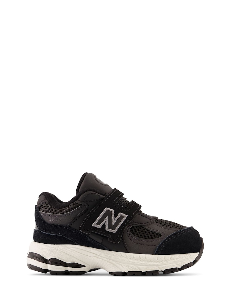 New Balance Black/White 2002 Hook and Loop Infant Trainers - Image 1 of 7 New Balance Black/White 2002 Hook and Loop Infant Trainers - Image 1 of 7