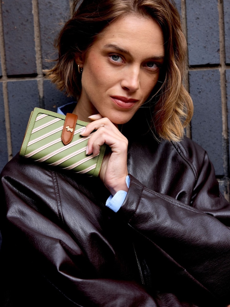 محفظة متوسطة الحجم بتصميم مخطّط Willis Street من Radley - صورة 1 من 5 محفظة متوسطة الحجم بتصميم مخطّط Willis Street من Radley - صورة 1 من 5