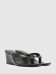 أسود - Schuh Solomon Wedge Toe Post Sandal - Image 2 of 4