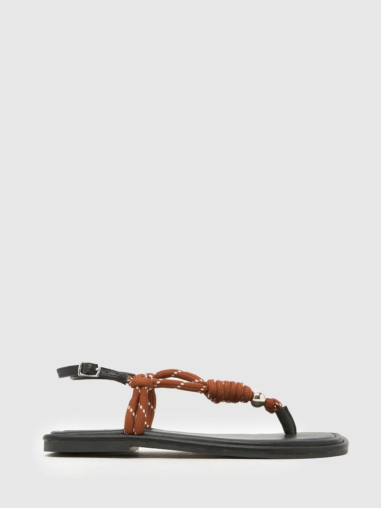 חום - Schuh סנדלי חבל, דגם Talisha - תמונה 1 מתוך 4 חום - Schuh סנדלי חבל, דגם Talisha - תמונה 1 מתוך 4