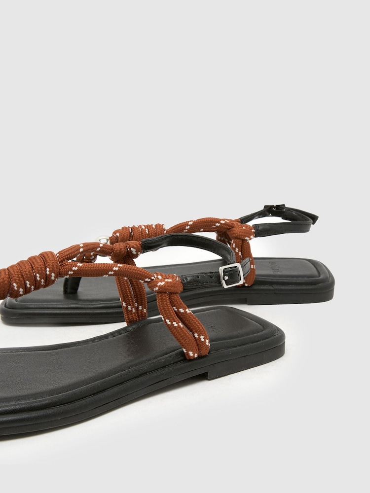 חום - Schuh סנדלי חבל, דגם Talisha - תמונה 4 מתוך 4 חום - Schuh סנדלי חבל, דגם Talisha - תמונה 4 מתוך 4