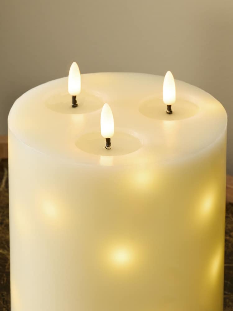 Ivory 3 Wick Twinkle LED Candle - Image 2 of 4