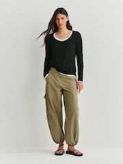 Schwarz - American Vintage Jacksonville Scoop T-Shirt - Bild 2 von 6