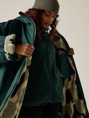 Regatta Green Adult Waterproof Changing Robe - Image 1 of 9