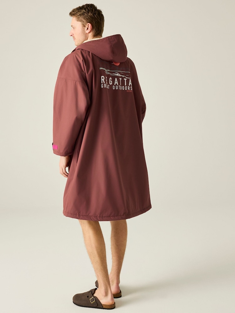 Regatta Red Adult Waterproof Changing Robe - Image 2 of 11