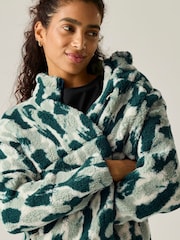 Regatta Deep Pine Brushstroke Camo Print Roswind Water Repellent Fleece - Image 6 of 10