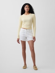 Gap White 4 inch Mid Rise UltraSoft Relaxed Cutoff Shorts - Image 4 of 4