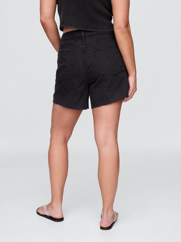 Gap Black 4inch Mid Rise UltraSoft Relaxed Cut off Shorts - Image 2 of 2 Gap Black 4inch Mid Rise UltraSoft Relaxed Cut off Shorts - Image 2 of 2