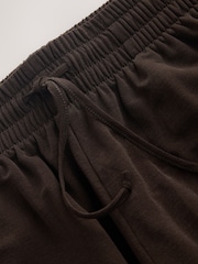 Chocolate Brown - Pantalon na may Tie Leg at Baywang na Manipis na Lobo - Larawan 6 ng 7
