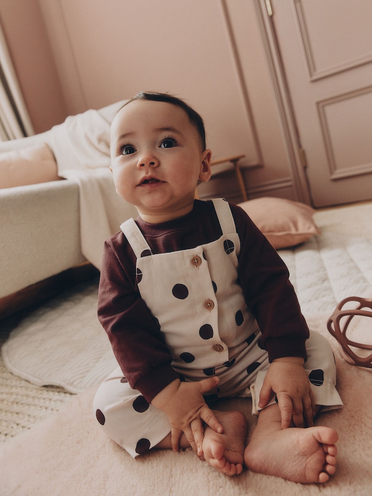 Braun/Creme mit Punktmuster - Baby Long Sleeve Bodysuit And Woven Dungaree 2 Piece Set (0mths-2yrs) - Bild 1 von 3