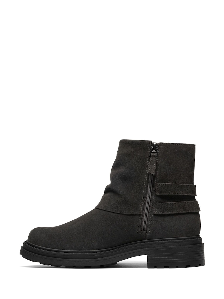 Clarks Black Orinoco3 Trim Boots - Image 2 of 6 Clarks Black Orinoco3 Trim Boots - Image 2 of 6