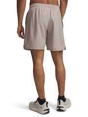 شورت بتقنية Tech وطباعة حروف العلامة التجارية منسوج من Under Armour - Image 2 of 3