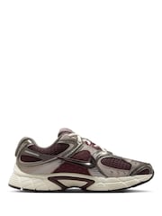 Nike Red Vomero V5 Runner Trainers - Image 3 of 11