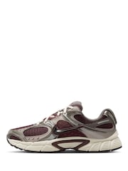 Nike Red Vomero V5 Runner Trainers - Image 4 of 11