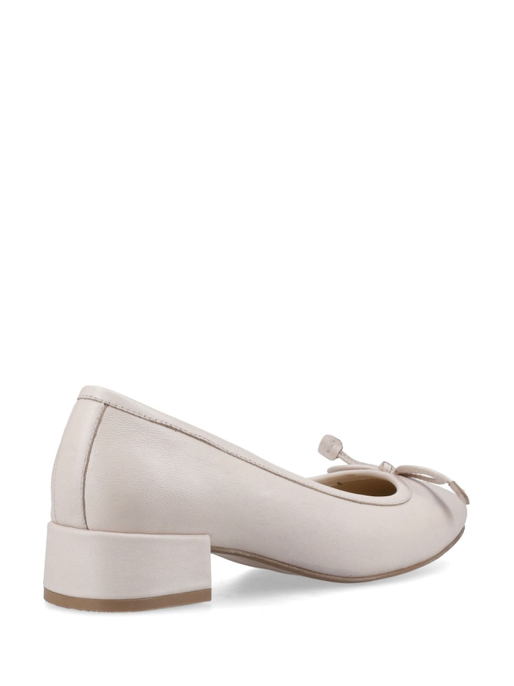 Hush Puppies Cream Silvia Low Heel Sandals - Image 2 of 4