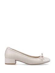 Hush Puppies Cream Silvia Low Heel Sandals - Image 3 of 4
