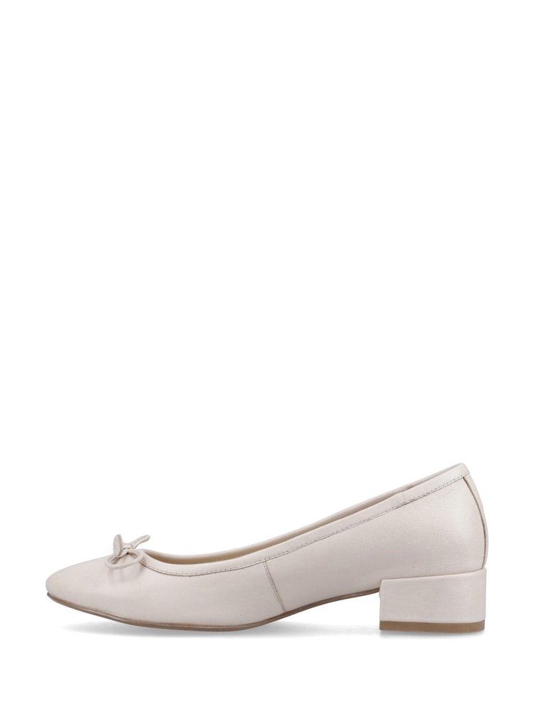Hush Puppies Cream Silvia Low Heel Sandals - Image 4 of 4