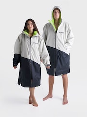 dryrobe Cream Advance Long Sleeve Changing Robe - Image 5 of 9