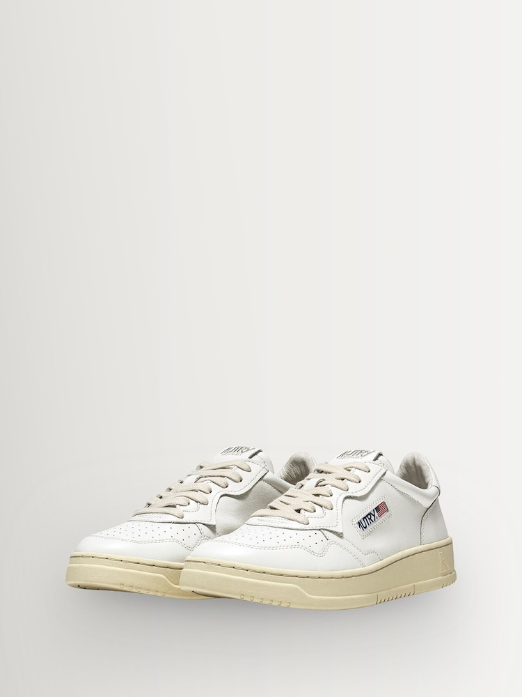 AUTRY White Medalist Leather Low Top Trainers - Image 2 of 6