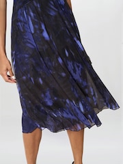 Gina Bacconi Blue Winnie Pleated Midi Dress - Image 4 of 5