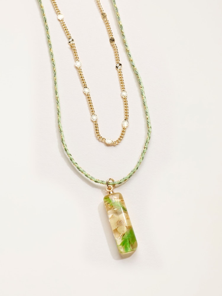 FatFace Green Resin Flower Necklace - Image 2 of 2 FatFace Green Resin Flower Necklace - Image 2 of 2