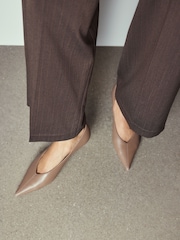 Світло-коричневий - Forever Comfort® Leather Low Court Heels - Image 4 of 4