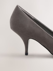 Gray - Forever Comfort® Leather Highcut Court Heels - Larawan 6 ng 8