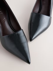 Itim - Forever Comfort® Leather Highcut Court Heels - Larawan 8 ng 9