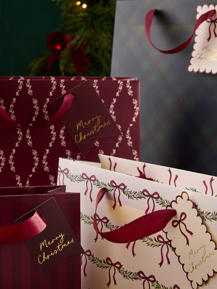 Red and Green Tartan Foliage 4 Pack Gift Bag - Image 2 of 3 Red and Green Tartan Foliage 4 Pack Gift Bag - Image 2 of 3