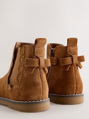 Ante marrón tostado - Bow Detail Chelsea Ankle Boots - Imagen 5 de 6