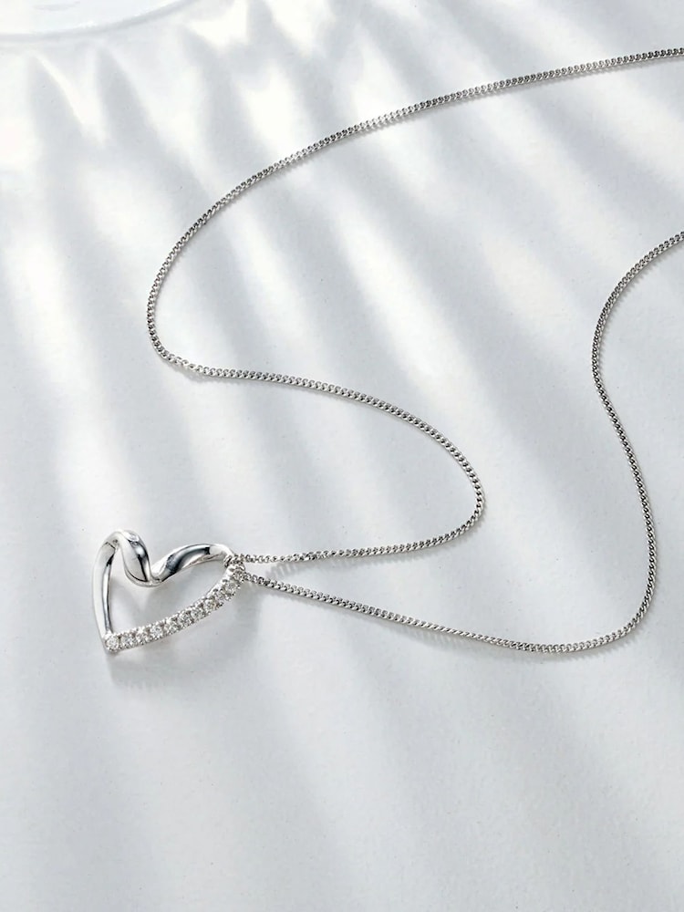 The Diamond Store White Lab Diamond Heart Necklace Pendant 0.10ct H/SI Set In 925 Silver - Image 2 of 4 The Diamond Store White Lab Diamond Heart Necklace Pendant 0.10ct H/SI Set In 925 Silver - Image 2 of 4