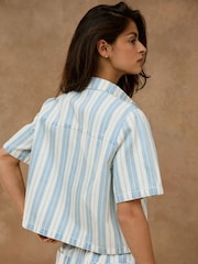 Listra azul/branca - Camisa jeans de manga curta - Imagem 4 de 5