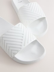 White Moulded Sliders - Image 5 of 7
