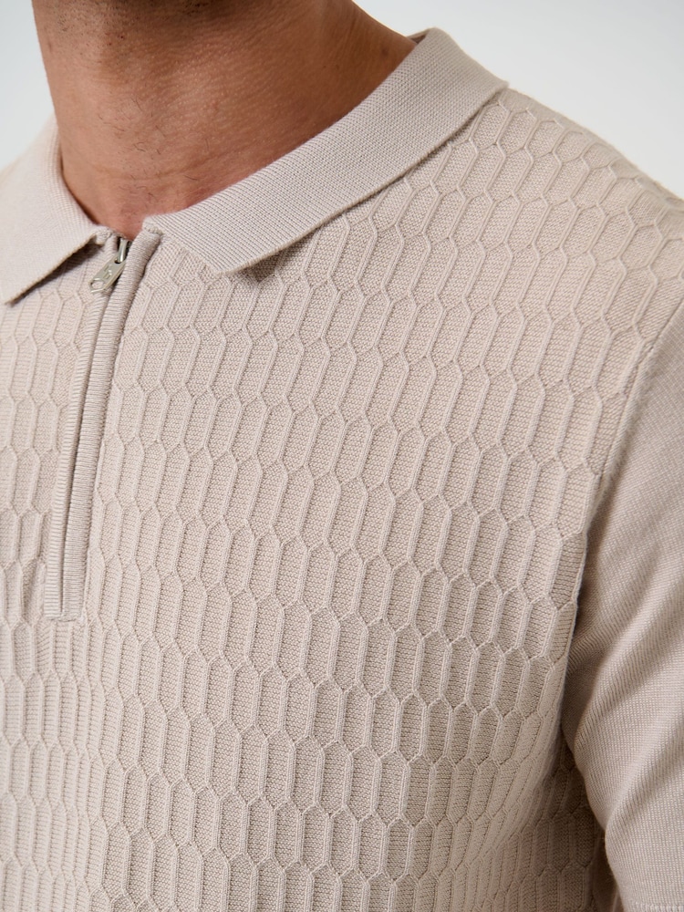 Marrón - Threadbare Textured Knit Quarter Zip Polo Shirt - Imagen 5 de 5