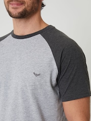 Grau meliert - Threadbare Raglan-Kurzarm-Top & Shorts-Lounge-Set - Bild 4 von 4