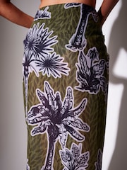 South Beach Green Floral Printed Palm Tree Sarong - Image 2 of 5