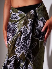 South Beach Green Floral Printed Palm Tree Sarong - Image 5 of 5
