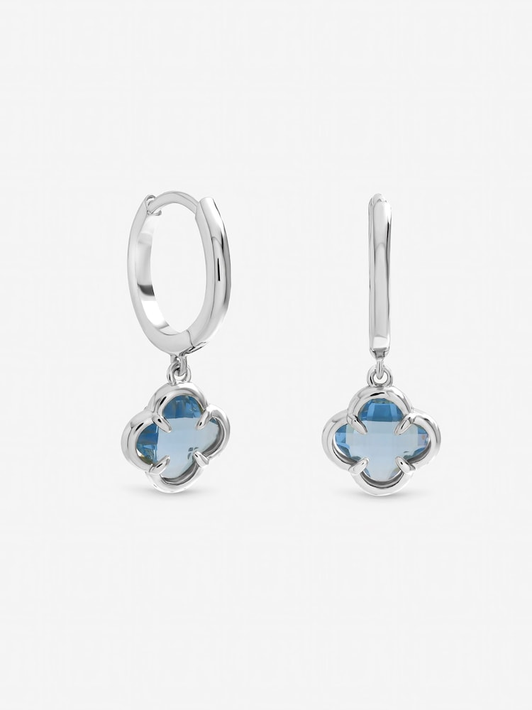 Inicio Light Sapphire Clover Charm Huggie Hoops - Slika 1 od 1