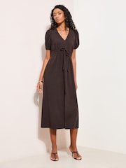 Schokoladenbraun - Friends Like These Kurzärmeliges Midi-Hemdkleid - Bild 3 von 4