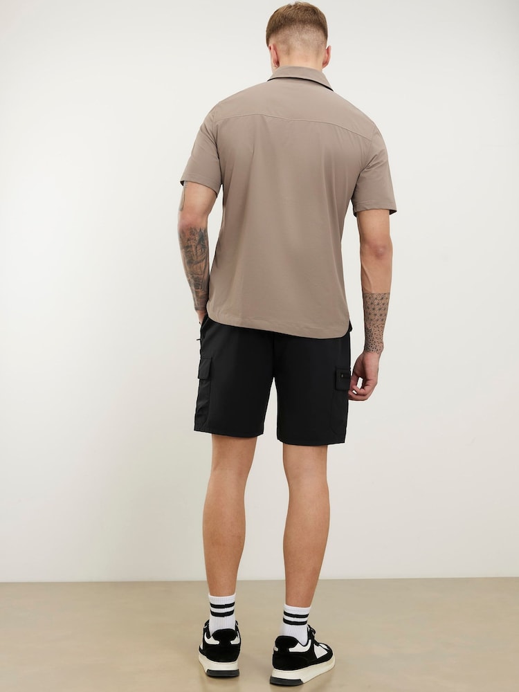 River Island Black Skinny Stretch Cargo Shorts - Image 2 of 4 River Island Black Skinny Stretch Cargo Shorts - Image 2 of 4