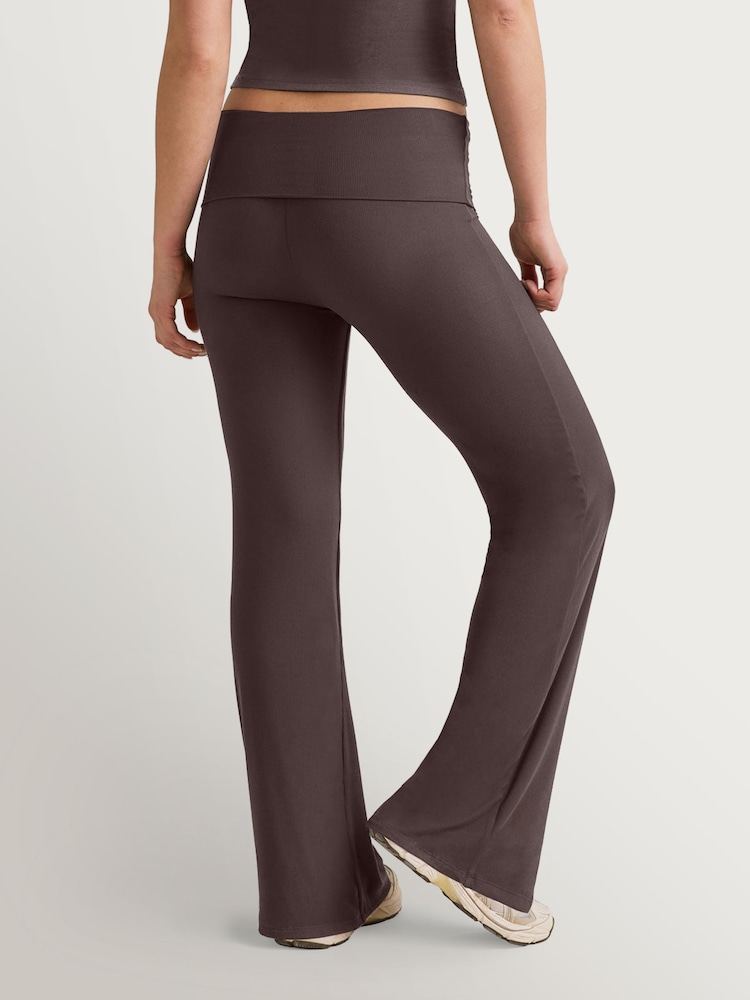 Braun - TALA 365 Rib Fold Waist Flared Trousers - Bild 2 von 6