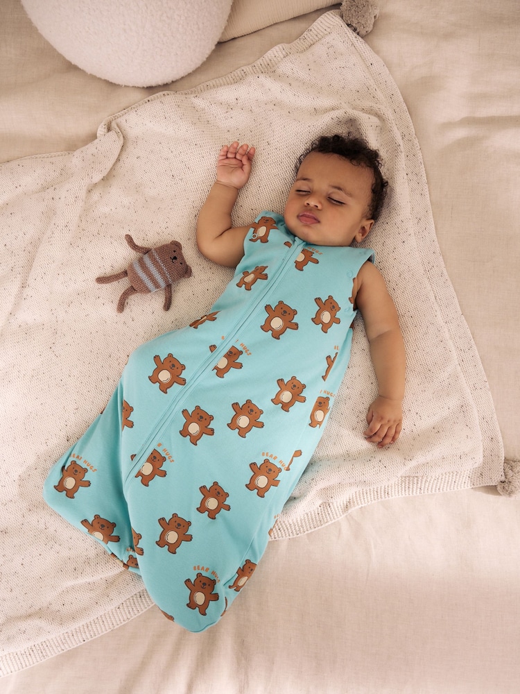 Green Bear Hugs 2.5 Tog Removable Sleeve Baby Sleep Bag - Image 2 of 11 Green Bear Hugs 2.5 Tog Removable Sleeve Baby Sleep Bag - Image 2 of 11