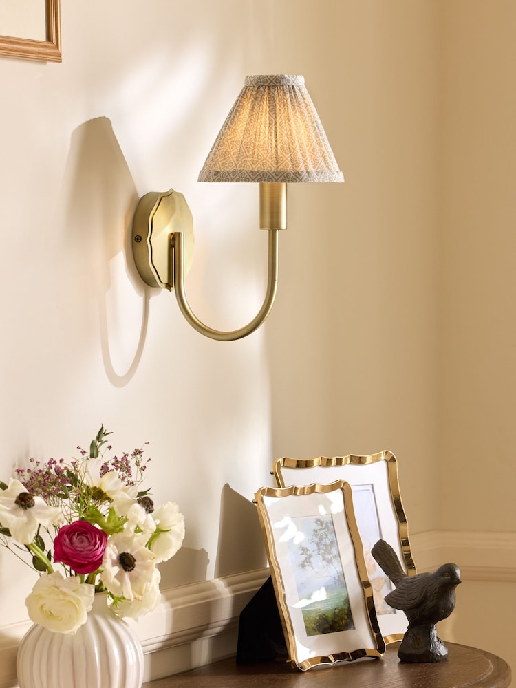 Laura Ashley Brass Willowbrook Wall Light - Image 2 of 6 Laura Ashley Brass Willowbrook Wall Light - Image 2 of 6