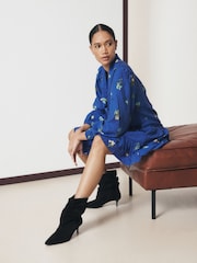 Koboltblått blomstrete Print - Long Sleeve Tie Neck Mini Dress - Bilde 3 av 9