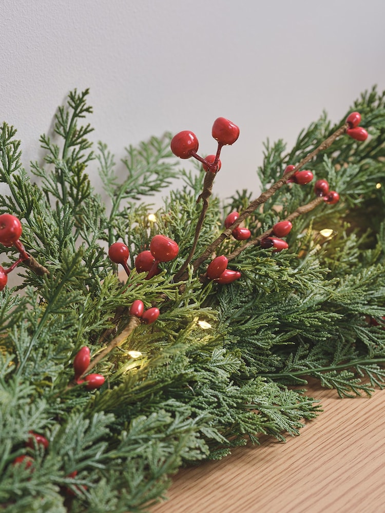 Lights4fun Warm White 1.5m Pre Lit Christmas Garland - Image 6 of 6