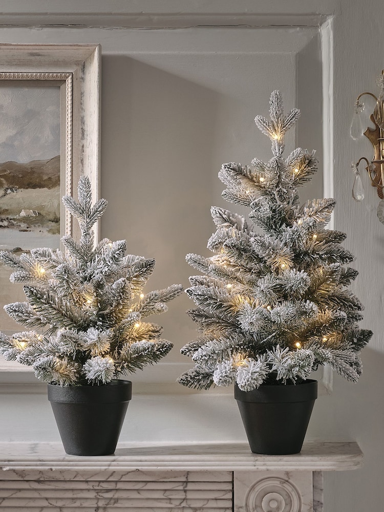 Lights4fun White 45cm Pre Lit Snowy Christmas Tree - Image 6 of 6