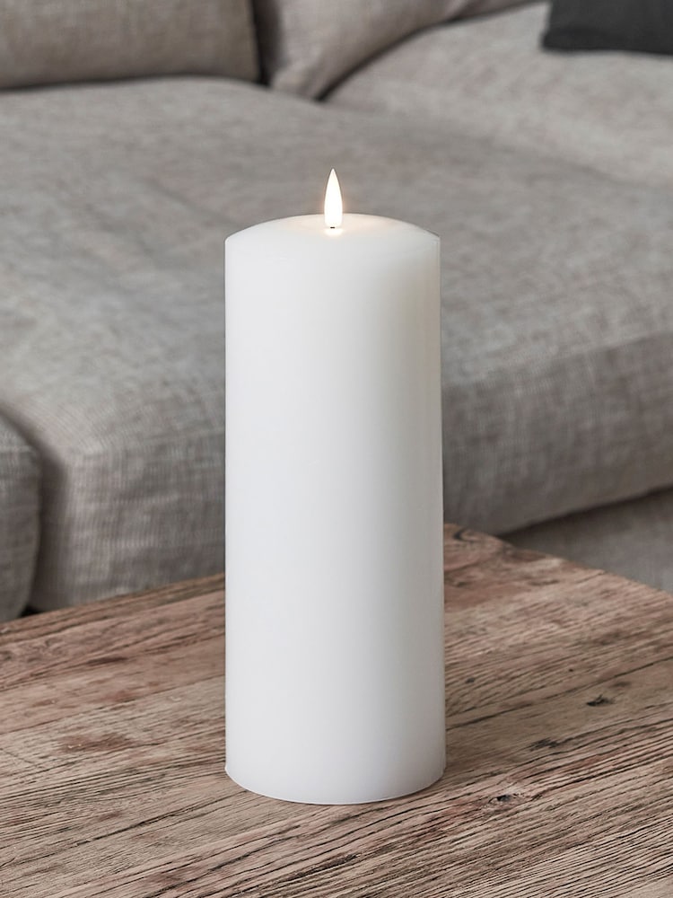 Lights4fun TruGlow® Chapel Pillar Candle 25cm - Image 2 of 2