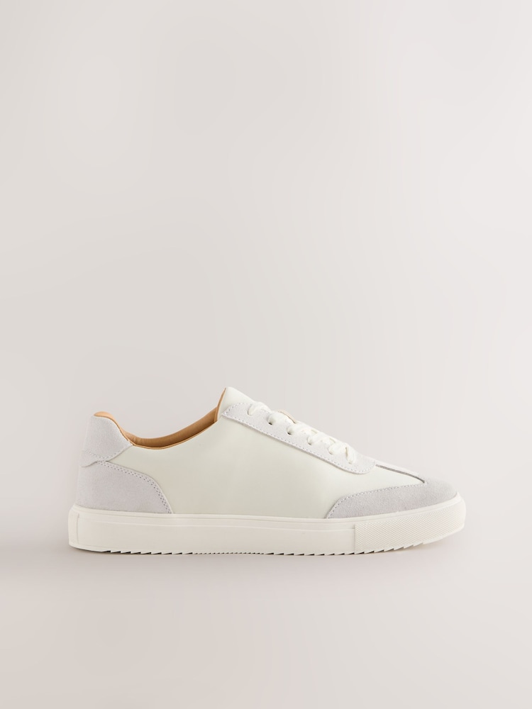 White Smart Casual Trainers - Image 2 of 5 White Smart Casual Trainers - Image 2 of 5