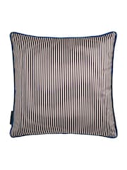 Laurence Llewelyn-Bowen Arcadia Velvet Filled Cushion - תמונה 5 מתוך 5